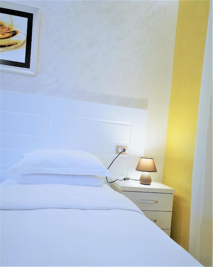 Comfort Hotel Fier Exterior foto